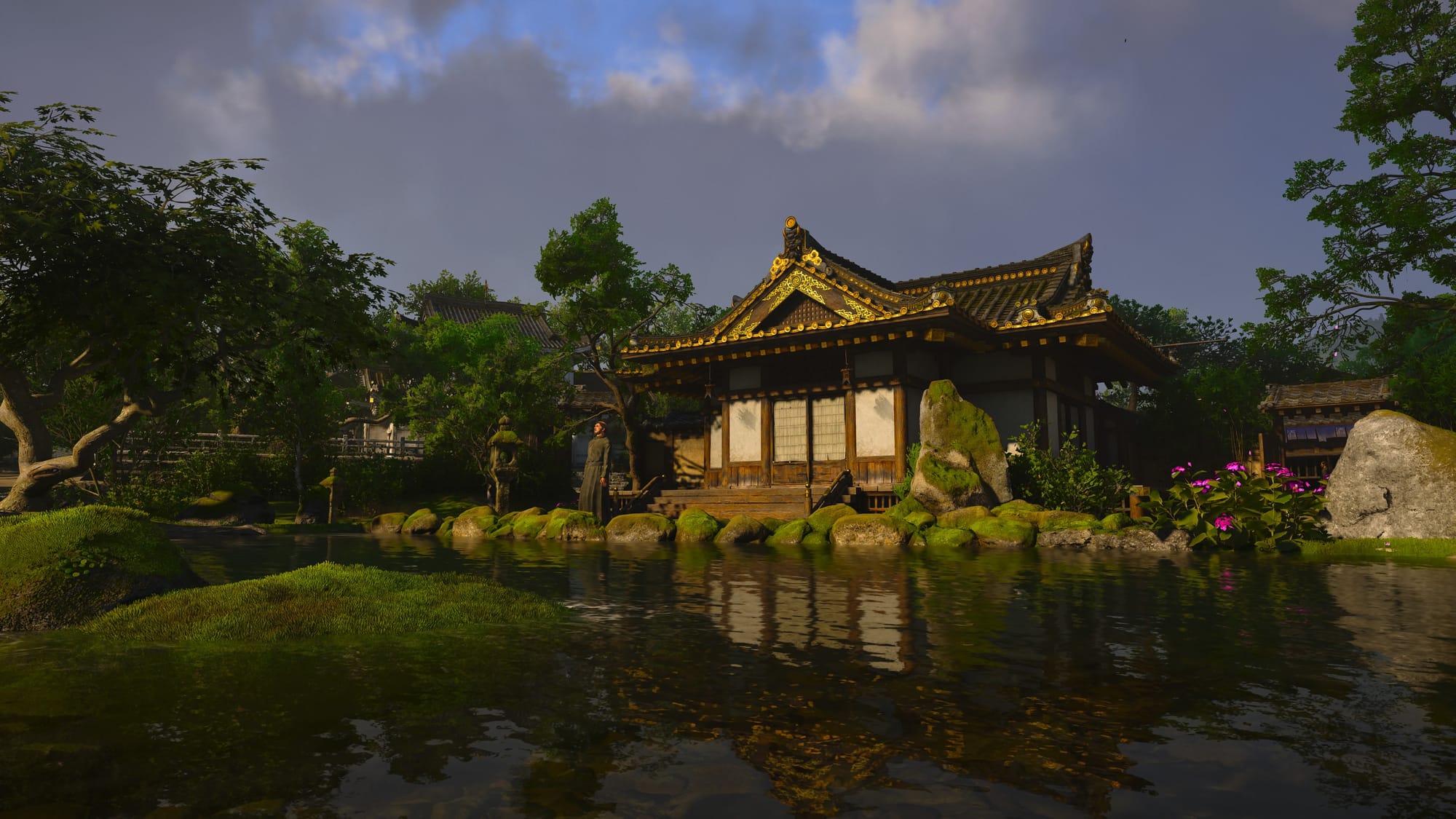 Screenshots of games throughout Japan
